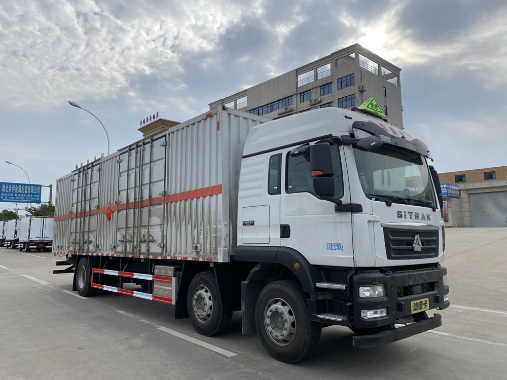 易燃液體廂式運(yùn)輸車，廂式運(yùn)輸車，楚勝汽車集團(tuán)